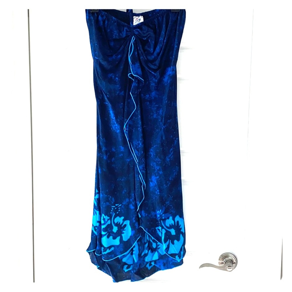 Strapless vacation dress